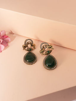 Niscka - Classy Nandi Style Emerald Green Kundan Earring