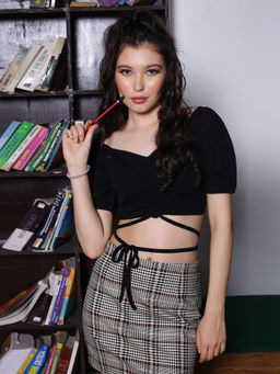 Sera - Women Black Sweetheart Top