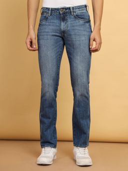 Wrangler - Men's Blue Millard Straight Fit Mid Rise Light Fade Jeans