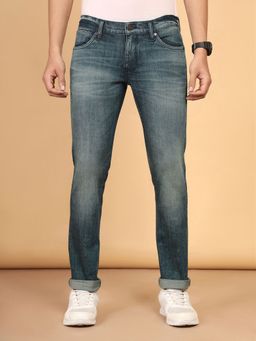 Wrangler - Men's Blue Skanders Slim Fit Low Rise Heavy Fade Jeans