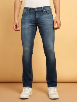 Wrangler - Men's Blue Skanders Slim Fit Low Rise Light Fade Jeans