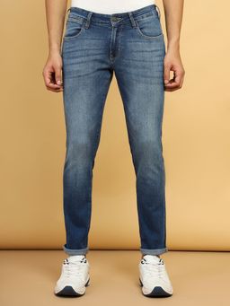 Wrangler - Men's Blue Skanders Slim Fit Low Rise Light Fade Jeans