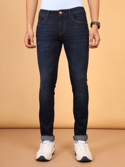 Wrangler - Men's Blue Skanders Slim Fit Low Rise Light Fade Jeans