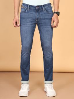 Wrangler - Men's Blue Skanders Slim Fit Low Rise Heavy Fade Jeans