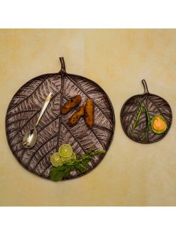 Manor House - Round Leaf Shaped Platter (Set of 2)