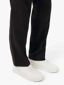 Lacoste - White Leather Round Toe Pair Of Sneakers