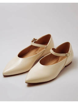 Megleo - Beige Pu Pointed Toe Pair Of Ballerinas