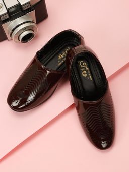 Tiny Bugs - Brown Synthetic Round Toe Pair Of Loafers