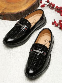 Tiny Bugs - Black Synthetic Round Toe Pair Of Loafers