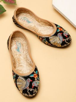 Tiny Bugs - Black Synthetic Round Toe Pair Of Juttis