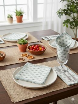 Izaafa - Crisp White Cloth Napkins (Pack of 4) (4 Seater)