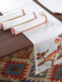 Izaafa - White 5 Piece Bird-Themed Cotton Table Linen Set (4 Seater)