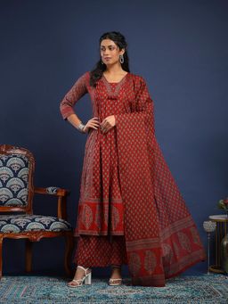 MEENA BAZAAR - Printed Cotton Maroon Kurta with Pant and Dupatta