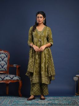 MEENA BAZAAR - Floral Printed Cotton Green Kurta with Pant and Dupatta