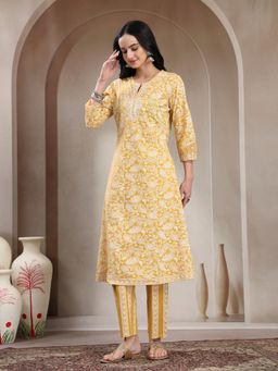Nayam by lakshita - Yellow Paisley Printed Kurta and Pant