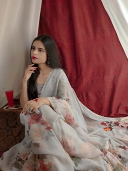 LooknBook Art - Grey Georgette Floral Printed Pearl Lace Border Saree with Unstitched Blouse