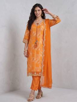 Gajra Gang - Geometric Jacquard Embroidered Kurta and Pant with Dupatta
