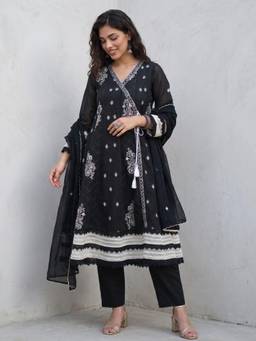 Gajra Gang - Floral Schiffli Embroidered Angrakha Kurta and Pant with Dupatta