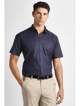 Van Heusen - Men Navy Blue Solid Half Sleeves Formal Shirt