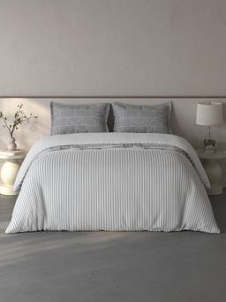 SPACES - Fiora Cotton Geometric Light Grey Double Bedsheet With 2 Pillow Covers