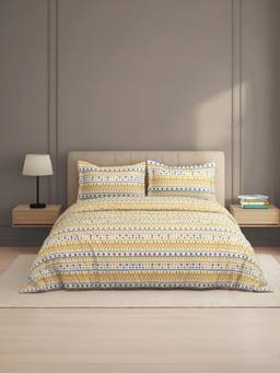 Welspun - Zen Yellow Geometric Microfiber 105 Gsm Double Bedding with 2 Pillow Covers