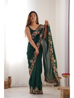 Varanga - Women Green Silk Blend Saree with Unstitched Blouse