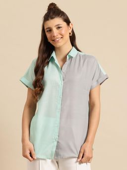 Qurvii - Curved Hemline Green Cotton Slub Regular Fit Shirt