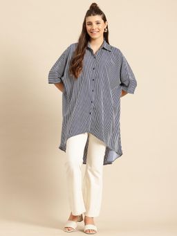Qurvii - Hi-Low Hemline Black Crepe Loose Fit Shirt