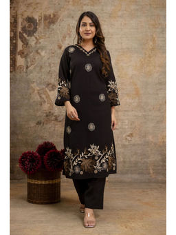 Autumnlane - Samiha Carbon Embroidery Kurta with Pant (Set of 2)