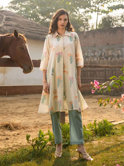 Autumnlane - Off White Taira Garden Cotton Kurta with Pant (Set of 2)