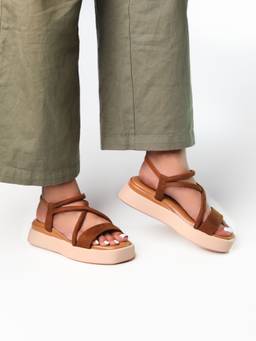 Monrow - Eudora Tan Platform Sandals