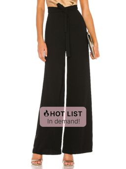 Amanda Uprichard - Ariya Pant