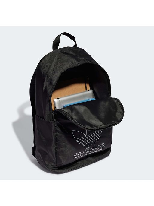 bellroy classic backpack on person Bellroy Classic Backpack Plus Review