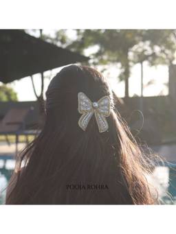 Label Pooja Rohra - Gold Bow Hair clip
