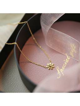 Scoup - Gold Colored Flower Pendant Necklace