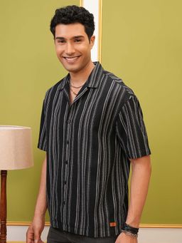 LOCOMOTIVE - Men Black Dobby Stripes Collar Oversized Shirt