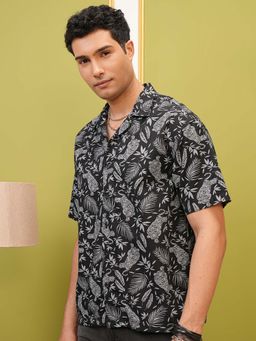 LOCOMOTIVE - Men Black Printed Collar Oversized Shirt