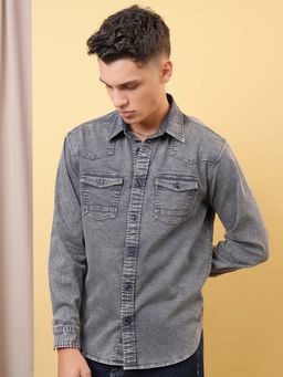 LOCOMOTIVE - Men Dark Blue Solid Relaxed Fit Shirt