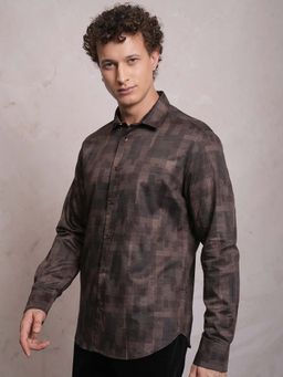 LOCOMOTIVE - Men Brown Geometric Printed Slim Fit Shirt