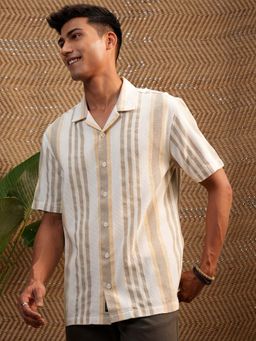 LOCOMOTIVE - Men Off White and Beige Stripes Collar Relaxed Fit Shirt