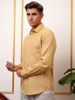 LOCOMOTIVE - Men Beige Solid Formal Shirt