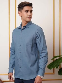LOCOMOTIVE - Men Blue Solid Formal Shirt