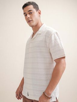LOCOMOTIVE - Men Off White Dobby Textured Collar Relaxed Fit Shirt