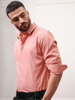 LOCOMOTIVE - Men Peach Solid Formal Shirt