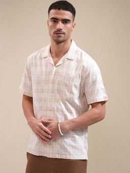 LOCOMOTIVE - Men Beige Textured Checks Collar Relaxed Fit Shirt