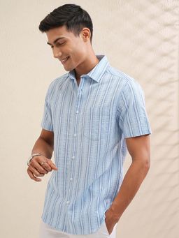 LOCOMOTIVE - Men Blue Dobby Stripes Slim Fit Casual Shirt