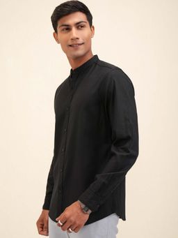 LOCOMOTIVE - Men Black Dobby Textured Mandarin Collar Shirt