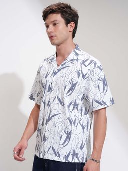LOCOMOTIVE - Men White and Blue Print Collar Relaxed Fit Shirt