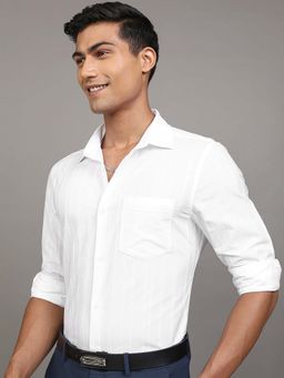 LOCOMOTIVE - Men White Stripes Regular Fit Shirt