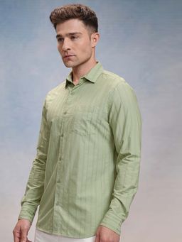 LOCOMOTIVE - Men Sage Green Vertical Stripes Casual Shirt